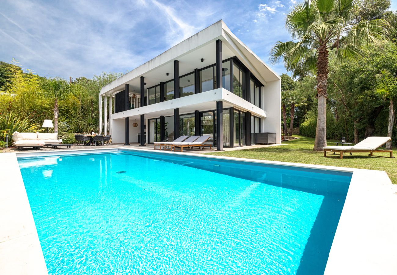 Villa à Mougins - Villa Unique - Contemporaine - Piscine - Climatisation Villa à Mougins - Villa Unique - Contemporaine - Piscine - Climatisation