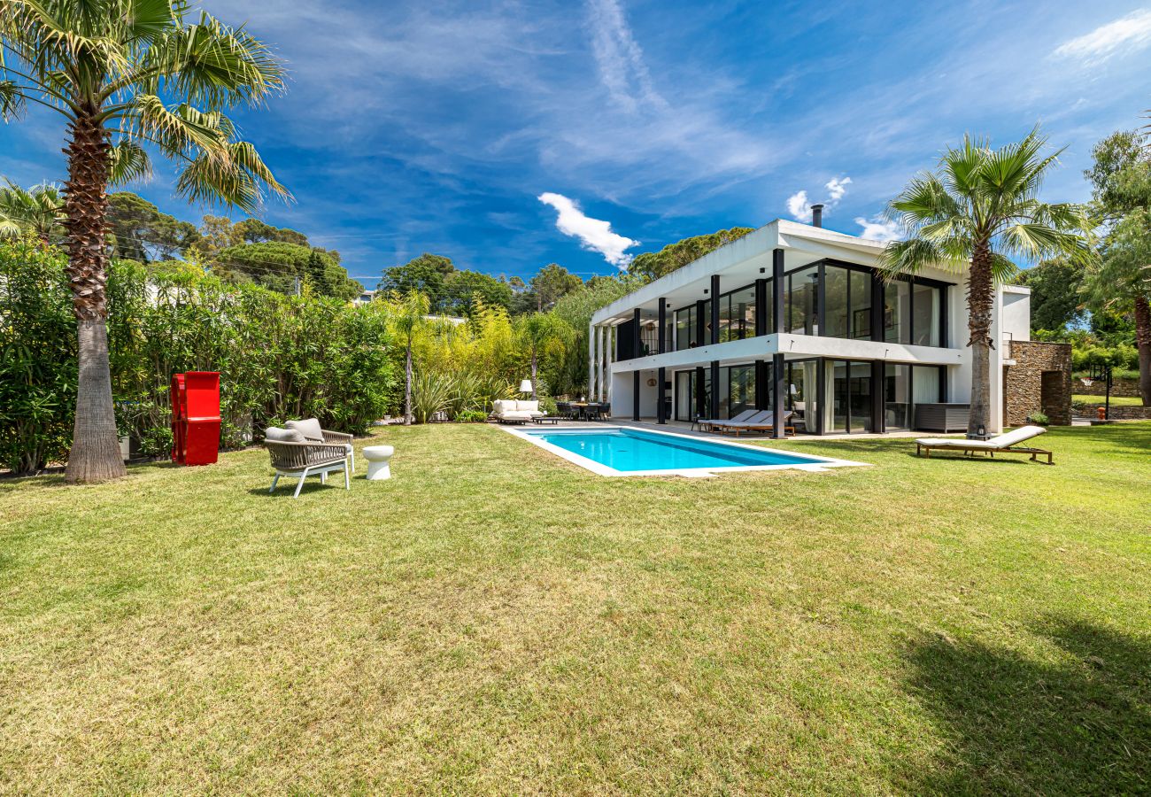 Villa à Mougins - Villa Unique - Contemporaine - Piscine - Climatisation Villa à Mougins - Villa Unique - Contemporaine - Piscine - Climatisation