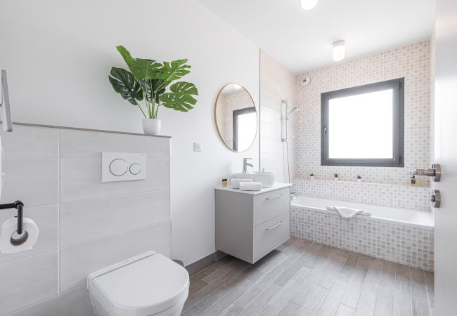 Maison à Nice - Villa contemporaine Crémat - Piscine - Climatisée Maison à Nice - Villa contemporaine Crémat - Piscine - Climatisée