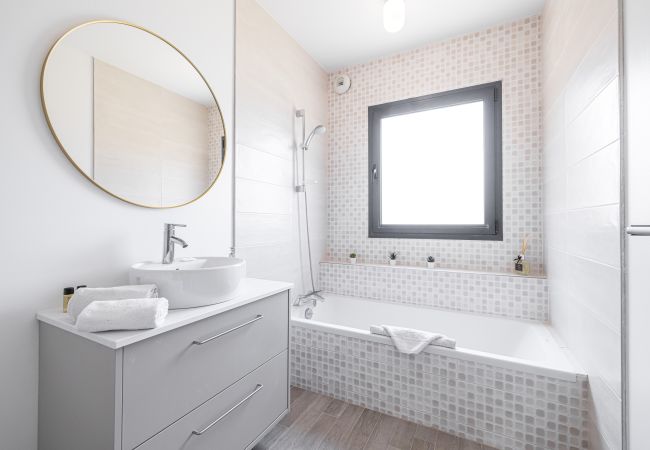 Maison à Nice - Villa contemporaine Crémat - Piscine - Climatisée Maison à Nice - Villa contemporaine Crémat - Piscine - Climatisée