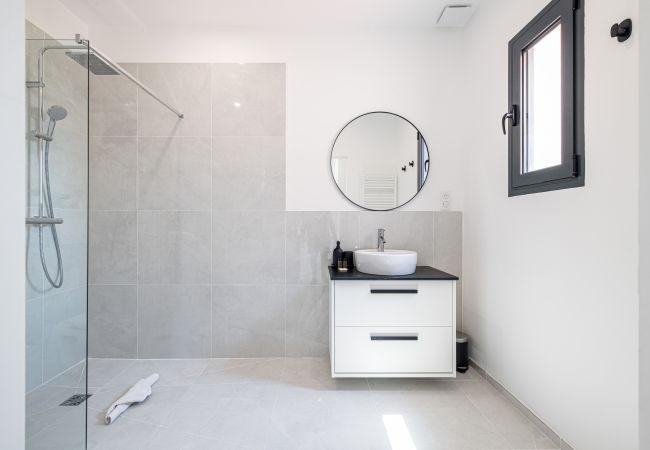 Maison à Nice - Villa contemporaine Crémat - Piscine - Climatisée Maison à Nice - Villa contemporaine Crémat - Piscine - Climatisée