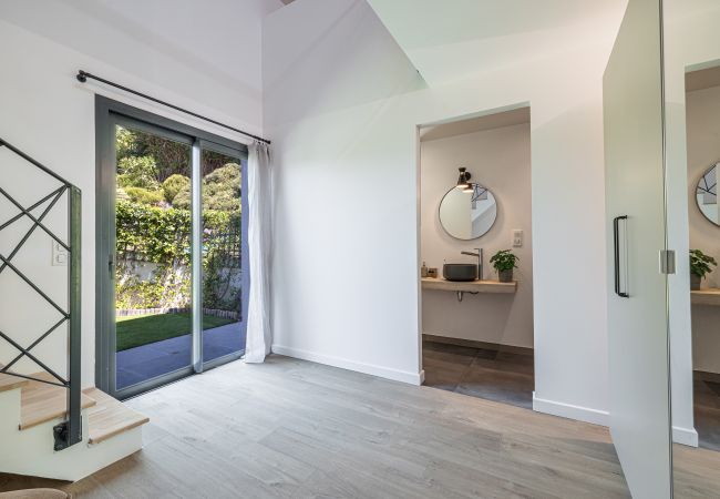 Maison à Nice - Villa contemporaine Crémat - Piscine - Climatisée Maison à Nice - Villa contemporaine Crémat - Piscine - Climatisée