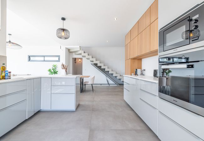 Maison à Nice - Villa contemporaine Crémat - Piscine - Climatisée Maison à Nice - Villa contemporaine Crémat - Piscine - Climatisée