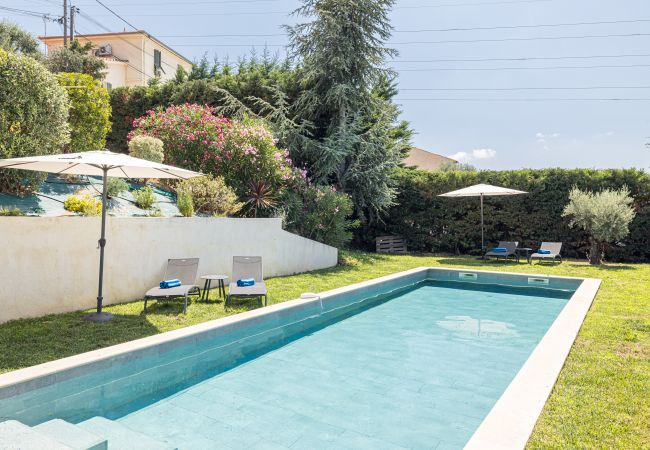 Maison à Nice - Villa contemporaine Crémat - Piscine - Climatisée Maison à Nice - Villa contemporaine Crémat - Piscine - Climatisée