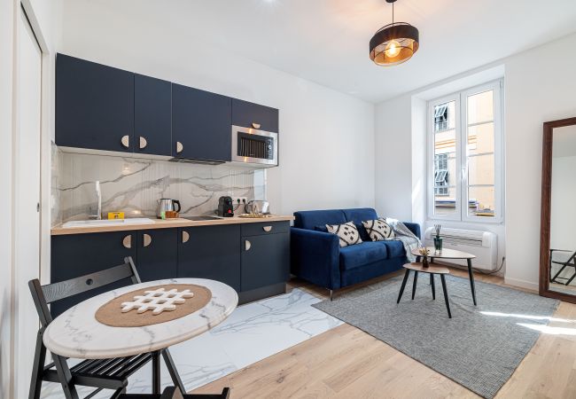 Appartement à Nice - Joli studio climatisé - proche Promenade des Anglais Appartement à Nice - Joli studio climatisé - proche Promenade des Anglais