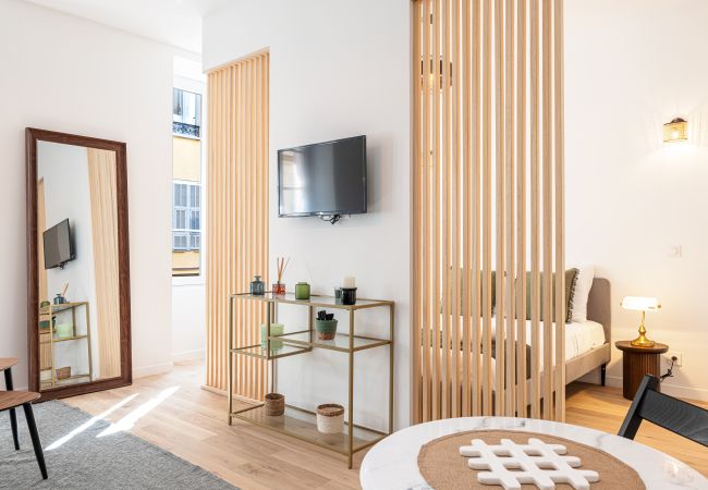 Appartement à Nice - Joli studio climatisé - proche Promenade des Anglais Appartement à Nice - Joli studio climatisé - proche Promenade des Anglais