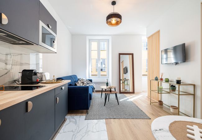 Appartement à Nice - Joli studio climatisé - proche Promenade des Anglais Appartement à Nice - Joli studio climatisé - proche Promenade des Anglais