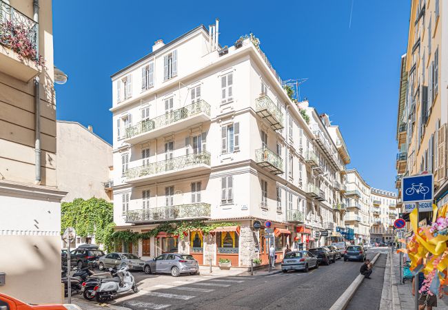 Appartement à Nice - Joli studio climatisé - proche Promenade des Anglais Appartement à Nice - Joli studio climatisé - proche Promenade des Anglais