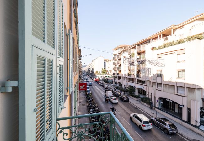 Appartement à Nice - Joli appartement avec terrasse - 3 chambres Appartement à Nice - Joli appartement avec terrasse - 3 chambres