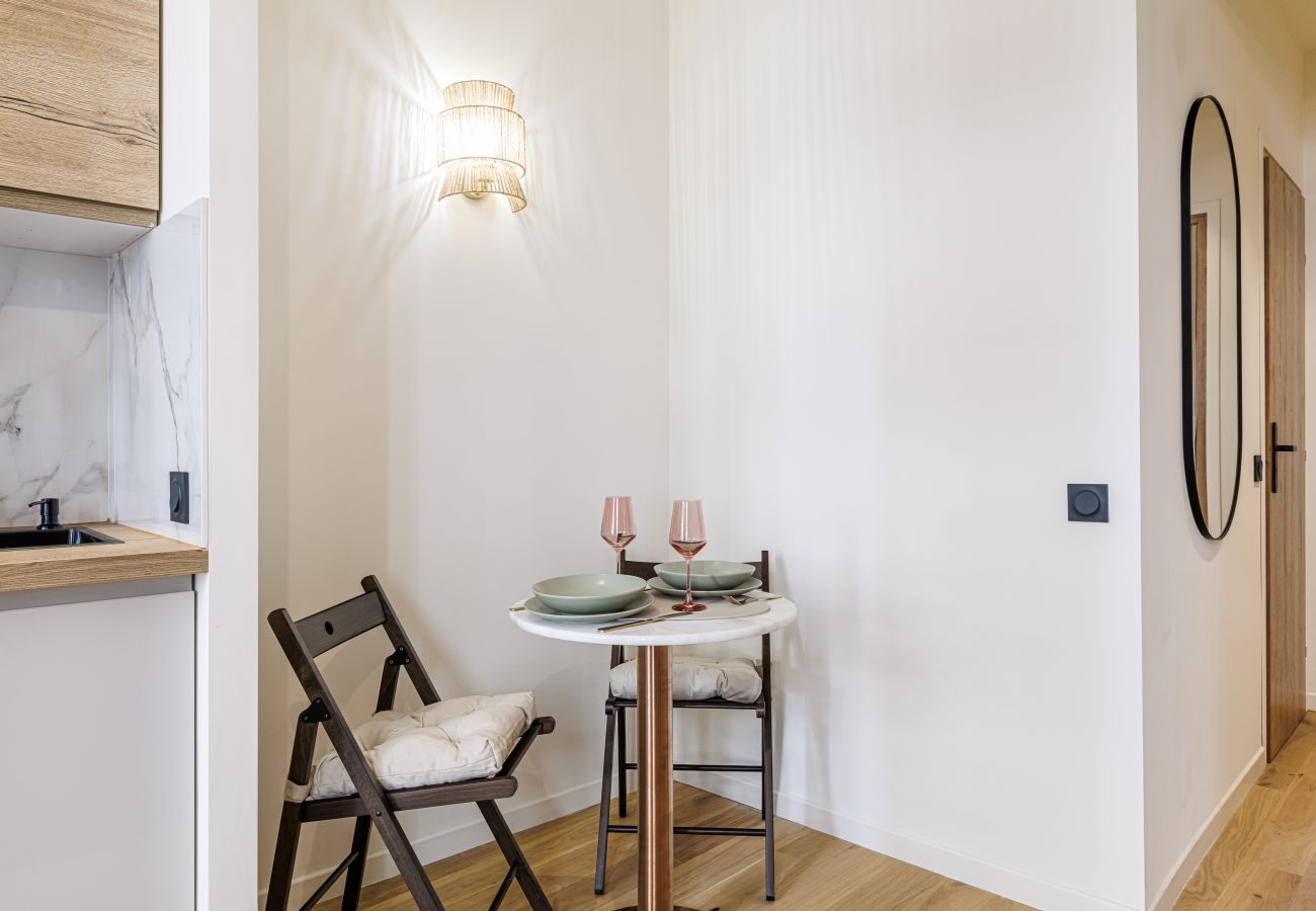 Appartement à Nice - Joli appartement climatisé - 1 chambre - Proche gare Appartement à Nice - Joli appartement climatisé - 1 chambre - Proche gare