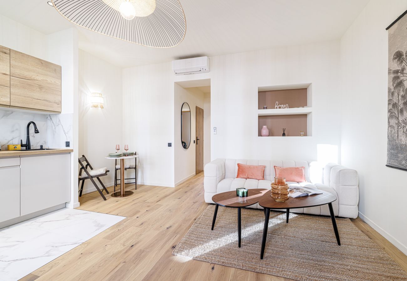 Appartement à Nice - Joli appartement climatisé - 1 chambre - Proche gare Appartement à Nice - Joli appartement climatisé - 1 chambre - Proche gare