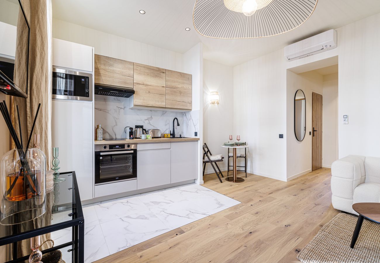 Appartement à Nice - Joli appartement climatisé - 1 chambre - Proche gare Appartement à Nice - Joli appartement climatisé - 1 chambre - Proche gare