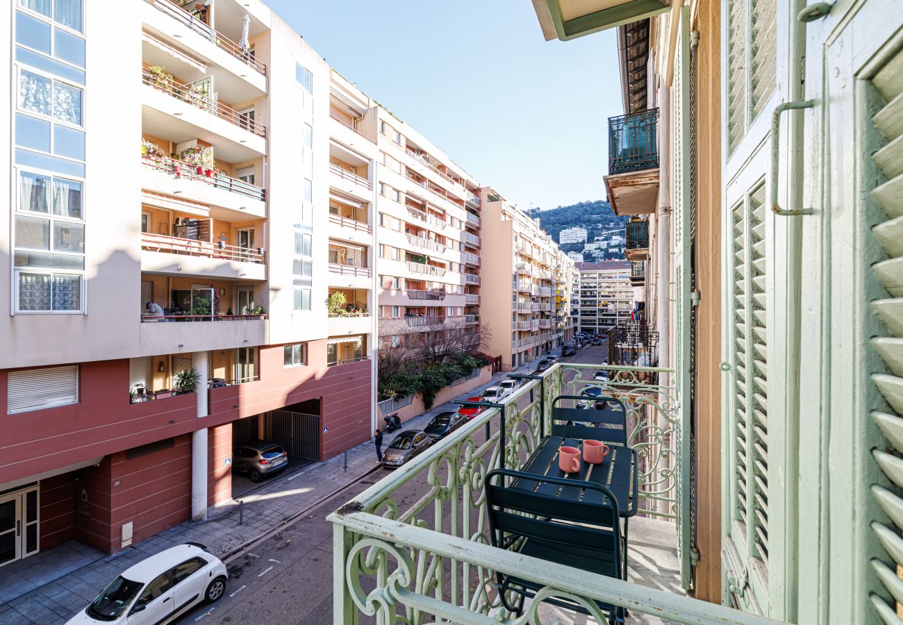 Appartement à Nice - Joli appartement climatisé - 1 chambre - Proche gare Appartement à Nice - Joli appartement climatisé - 1 chambre - Proche gare