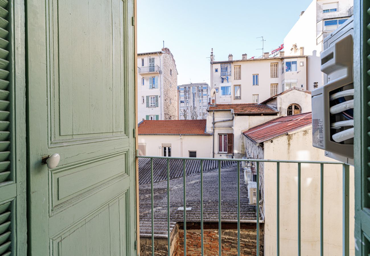 Appartement à Nice - Joli appartement climatisé - 1 chambre - Proche gare Appartement à Nice - Joli appartement climatisé - 1 chambre - Proche gare