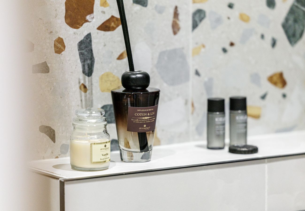 Appartement à Nice - Joli appartement climatisé - 1 chambre - Proche gare Appartement à Nice - Joli appartement climatisé - 1 chambre - Proche gare