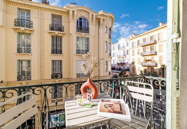 Appartement à Nice - Charmant 2 pièces - Centre-ville Appartement à Nice - Charmant 2 pièces - Centre-ville