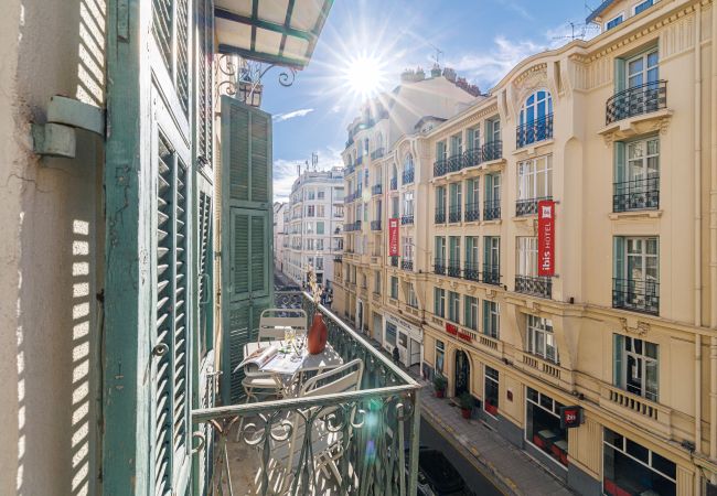 Appartement à Nice - Charmant 2 pièces - Centre-ville Appartement à Nice - Charmant 2 pièces - Centre-ville