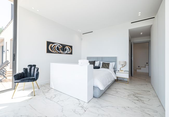 Villa à Mougins - Villa d’Exception à Mougins – Luxe, Piscine et Spa Villa à Mougins - Villa d’Exception à Mougins – Luxe, Piscine et Spa