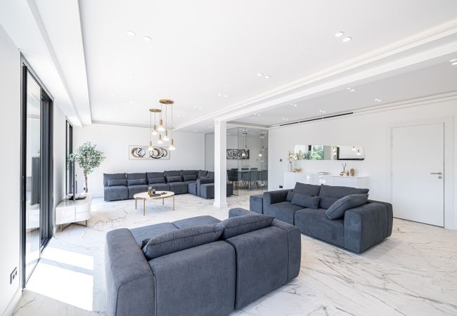 Villa à Mougins - Villa d’Exception à Mougins – Luxe, Piscine et Spa Villa à Mougins - Villa d’Exception à Mougins – Luxe, Piscine et Spa