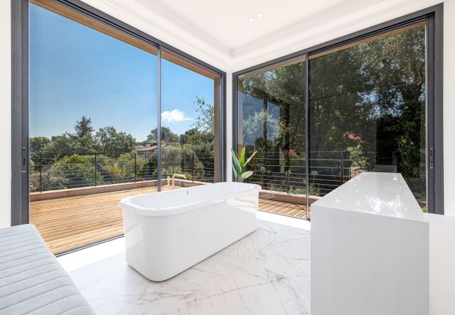 Villa à Mougins - Villa d’Exception à Mougins – Luxe, Piscine et Spa Villa à Mougins - Villa d’Exception à Mougins – Luxe, Piscine et Spa