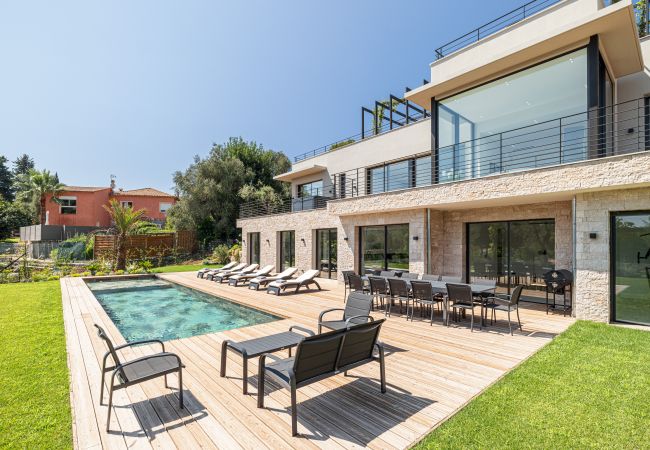 Villa à Mougins - Villa d’Exception à Mougins – Luxe, Piscine et Spa Villa à Mougins - Villa d’Exception à Mougins – Luxe, Piscine et Spa