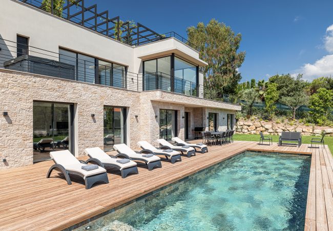 Villa à Mougins - Villa d’Exception à Mougins – Luxe, Piscine et Spa Villa à Mougins - Villa d’Exception à Mougins – Luxe, Piscine et Spa
