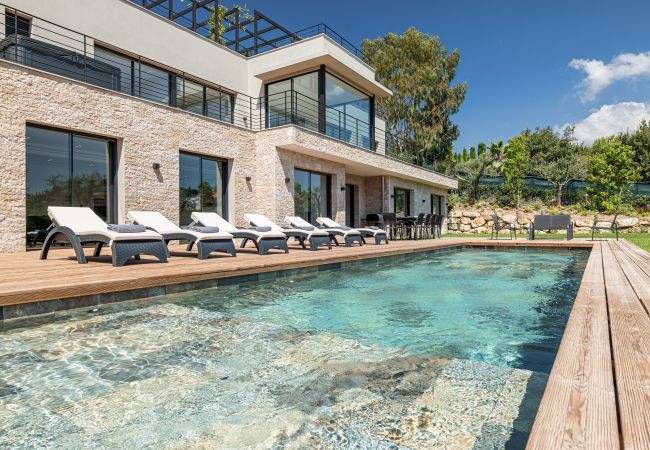Villa à Mougins - Villa d’Exception à Mougins – Luxe, Piscine et Spa Villa à Mougins - Villa d’Exception à Mougins – Luxe, Piscine et Spa