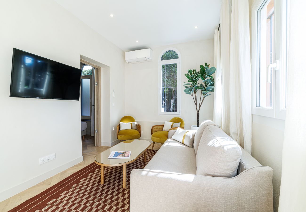 Appartement à Nice - Un havre de paix climatisé avec jardin et jacuzzi Appartement à Nice - Un havre de paix climatisé avec jardin et jacuzzi