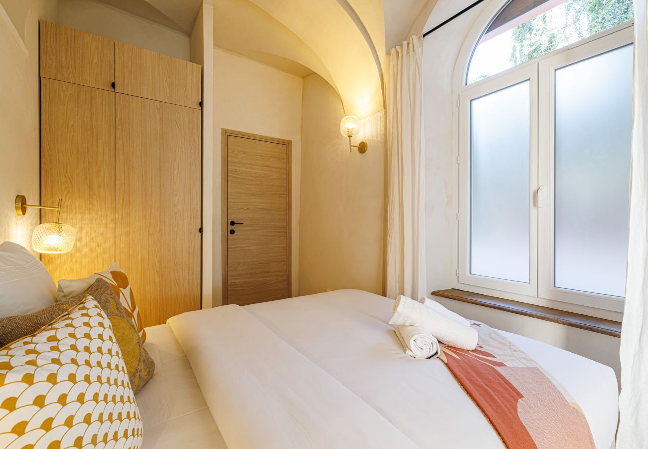 Appartement à Nice - Un havre de paix climatisé avec jardin et jacuzzi Appartement à Nice - Un havre de paix climatisé avec jardin et jacuzzi