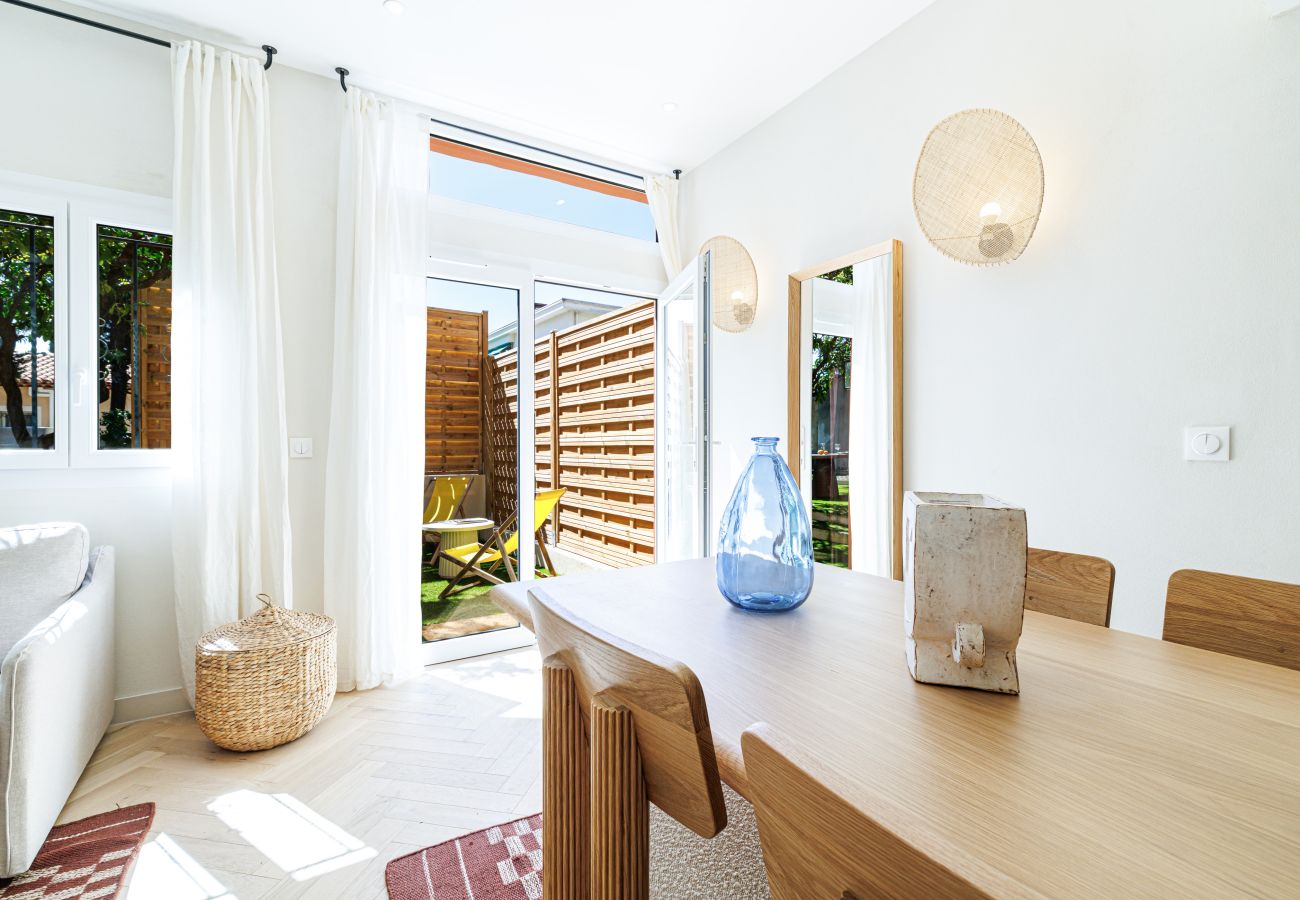 Appartement à Nice - Un havre de paix climatisé avec jardin et jacuzzi Appartement à Nice - Un havre de paix climatisé avec jardin et jacuzzi