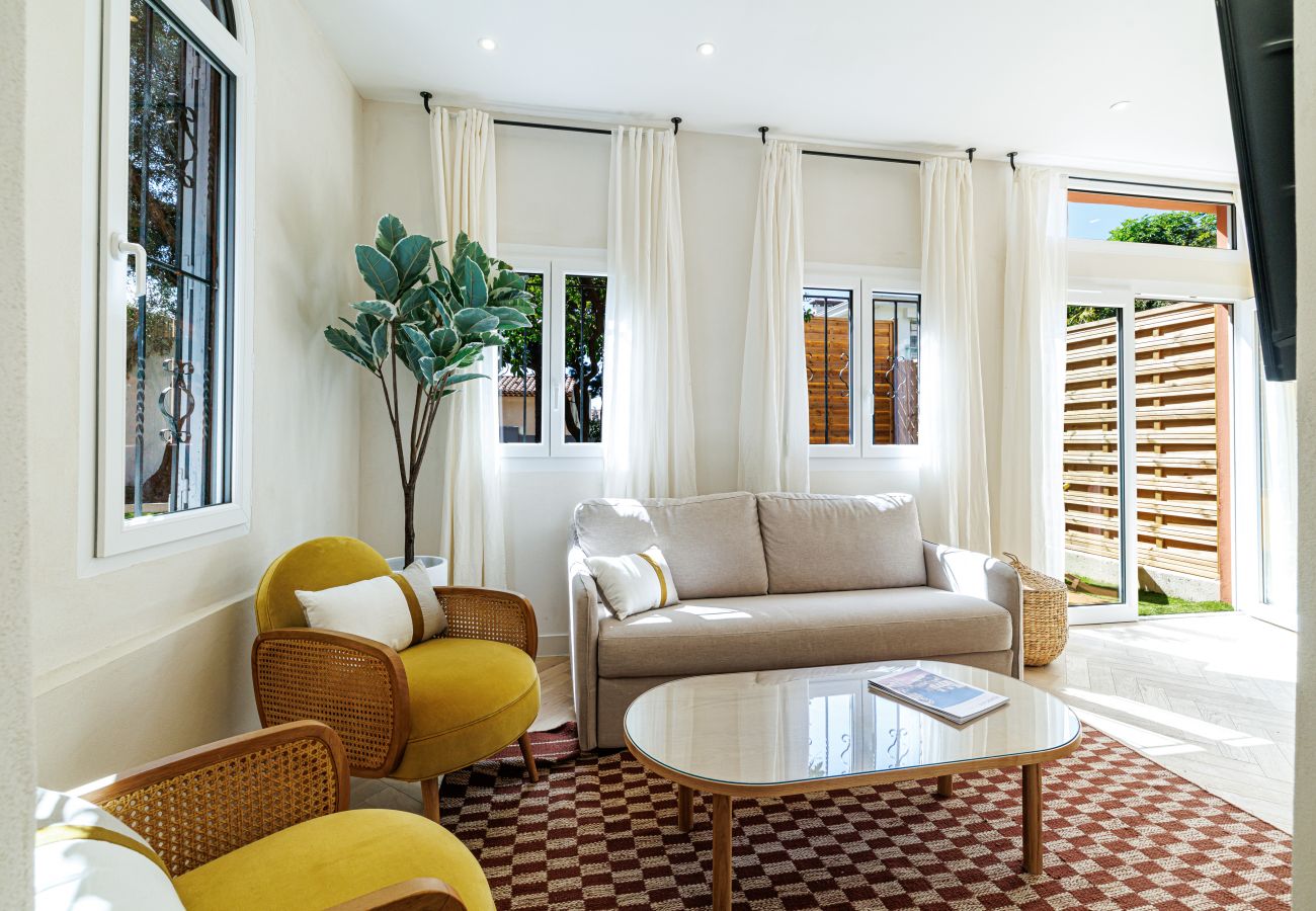 Appartement à Nice - Un havre de paix climatisé avec jardin et jacuzzi Appartement à Nice - Un havre de paix climatisé avec jardin et jacuzzi