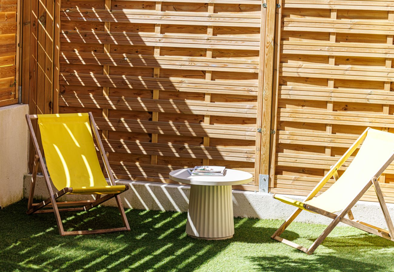 Appartement à Nice - Un havre de paix climatisé avec jardin et jacuzzi Appartement à Nice - Un havre de paix climatisé avec jardin et jacuzzi
