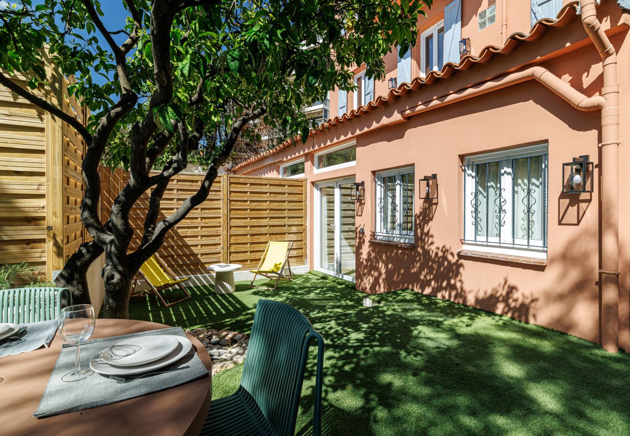 Appartement à Nice - Un havre de paix climatisé avec jardin et jacuzzi Appartement à Nice - Un havre de paix climatisé avec jardin et jacuzzi