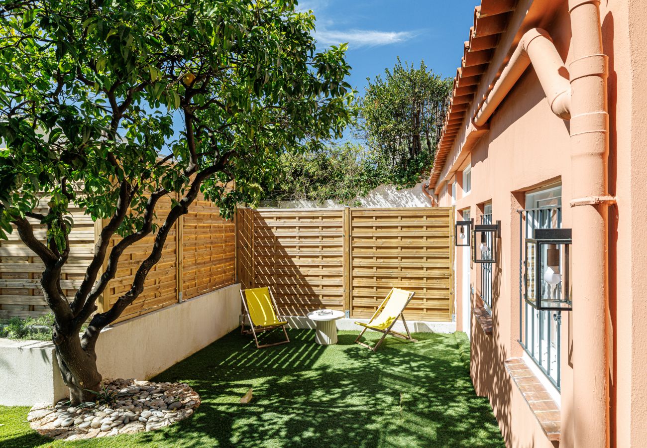 Appartement à Nice - Un havre de paix climatisé avec jardin et jacuzzi Appartement à Nice - Un havre de paix climatisé avec jardin et jacuzzi