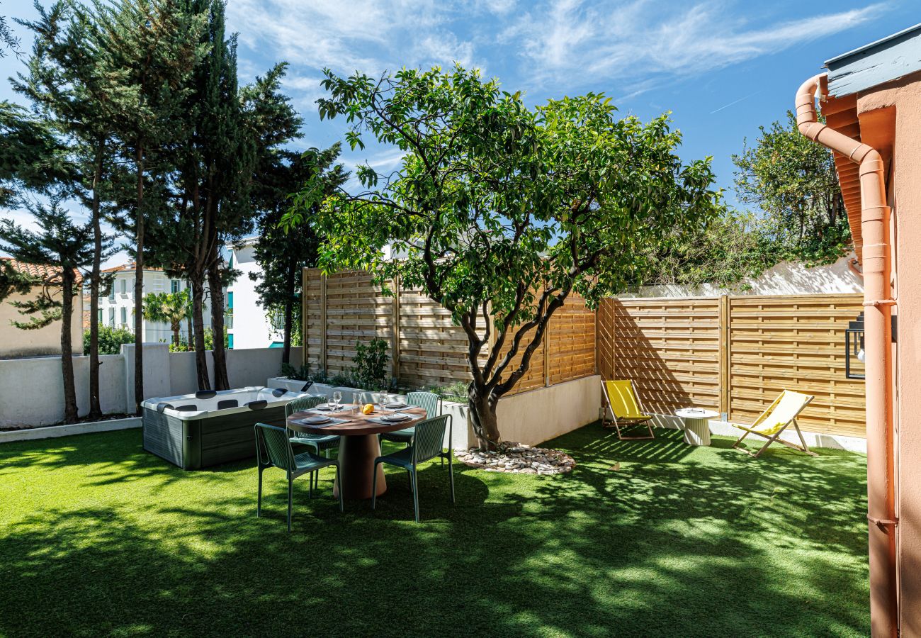 Appartement à Nice - Un havre de paix climatisé avec jardin et jacuzzi Appartement à Nice - Un havre de paix climatisé avec jardin et jacuzzi