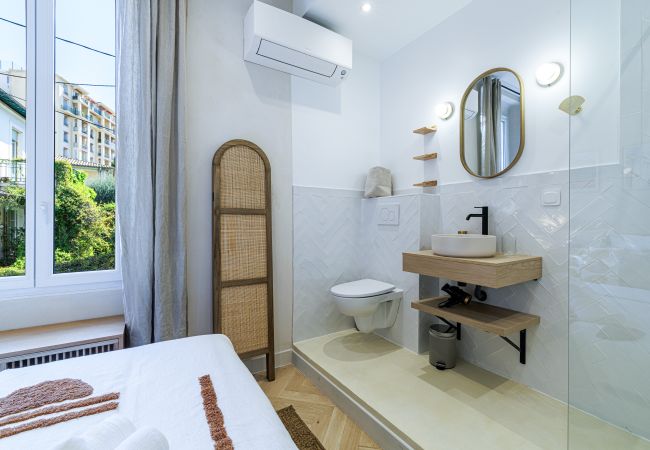 Appartement à Nice - Appartement rénové - climatisé - 2 chambres suites Appartement à Nice - Appartement rénové - climatisé - 2 chambres suites