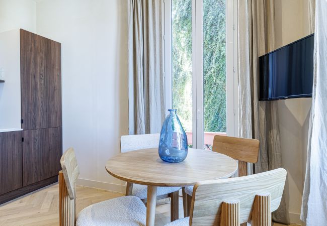 Appartement à Nice - Appartement rénové - climatisé - 2 chambres suites Appartement à Nice - Appartement rénové - climatisé - 2 chambres suites