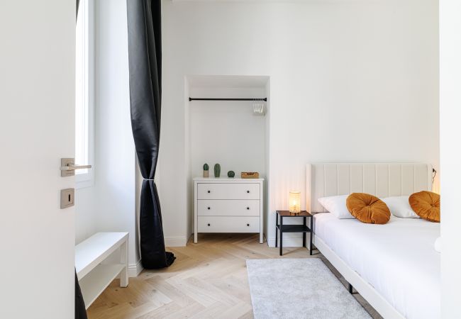 Appartement à Nice - Élégant 3 pièces rénové – Balcon & 2 suites Appartement à Nice - Élégant 3 pièces rénové – Balcon & 2 suites