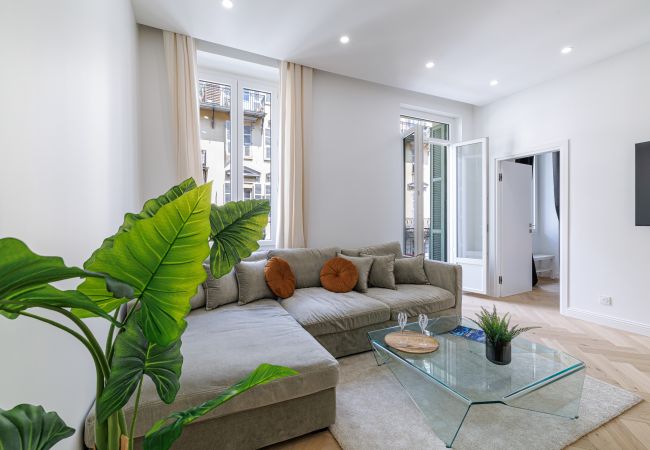 Appartement à Nice - Élégant 3 pièces rénové – Balcon & 2 suites Appartement à Nice - Élégant 3 pièces rénové – Balcon & 2 suites