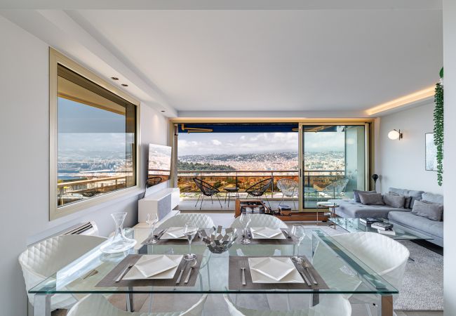 Appartement à Nice - Vue mer panoramique • Dernier étage • Garage privé • Clim Appartement à Nice - Vue mer panoramique • Dernier étage • Garage privé • Clim