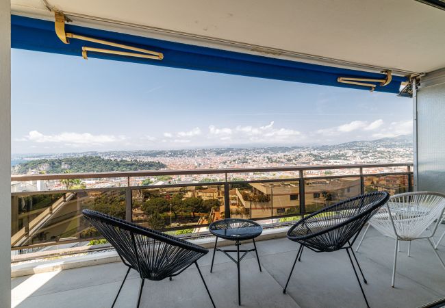 Appartement à Nice - Vue mer panoramique • Dernier étage • Garage privé • Clim Appartement à Nice - Vue mer panoramique • Dernier étage • Garage privé • Clim