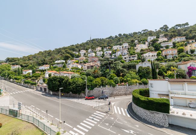 Appartement à Nice - Vue mer panoramique • Dernier étage • Garage privé • Clim Appartement à Nice - Vue mer panoramique • Dernier étage • Garage privé • Clim