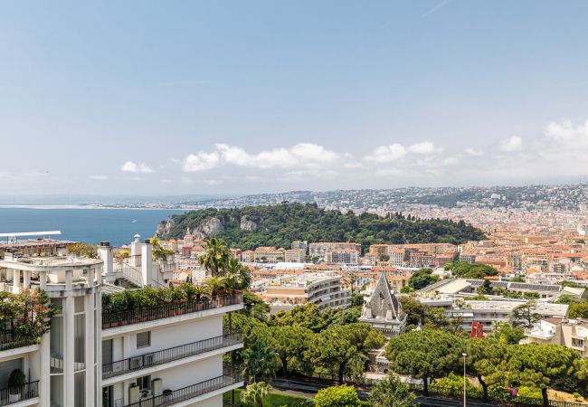Appartement à Nice - Vue mer panoramique • Dernier étage • Garage privé • Clim Appartement à Nice - Vue mer panoramique • Dernier étage • Garage privé • Clim