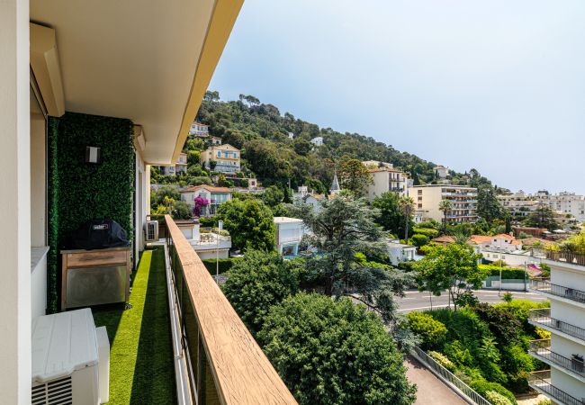 Appartement à Nice - Vue mer panoramique • Dernier étage • Garage privé • Clim Appartement à Nice - Vue mer panoramique • Dernier étage • Garage privé • Clim