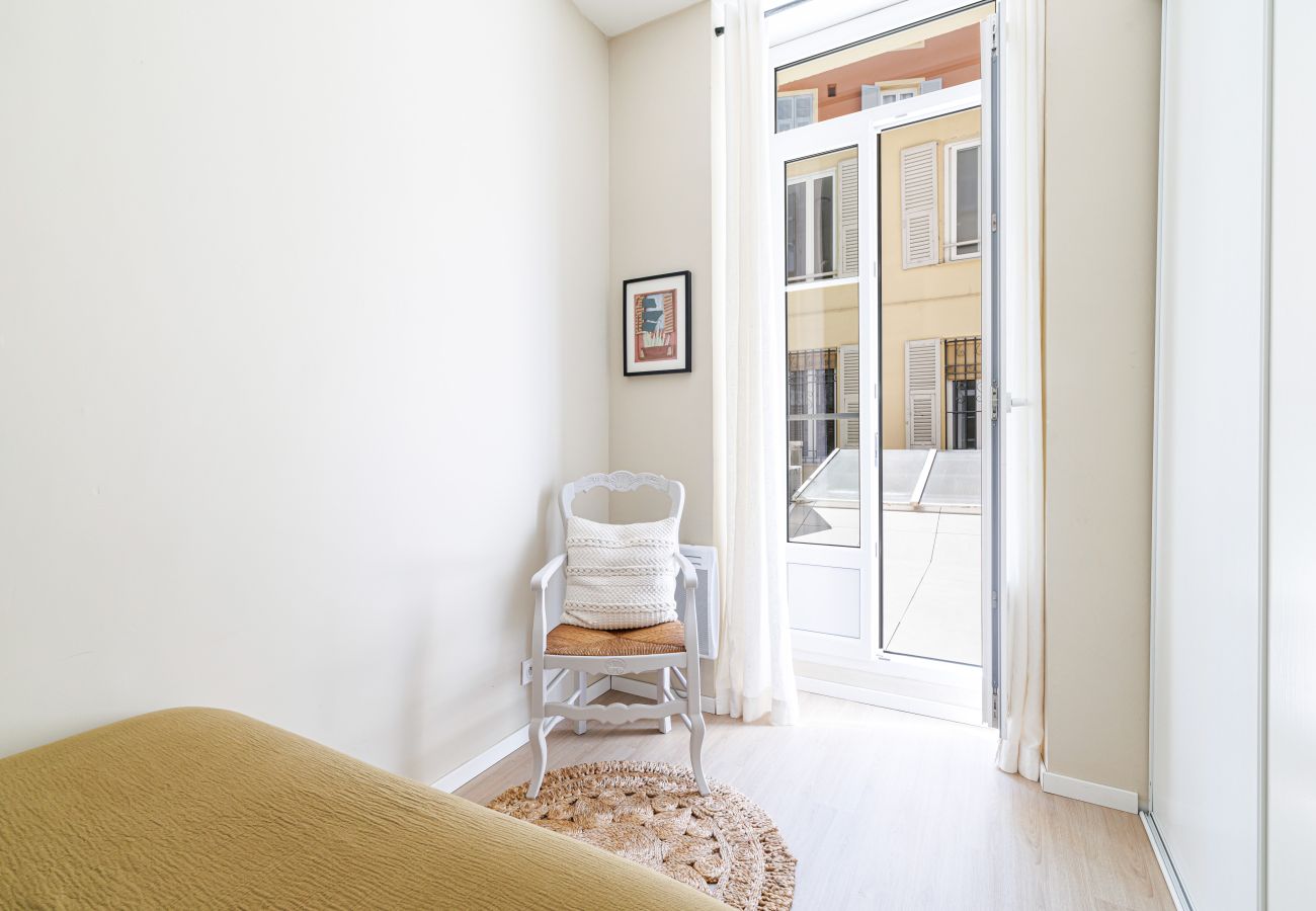 Appartement à Nice - Élégant 3 pièces avec grande terrasse – Port/Riquier Appartement à Nice - Élégant 3 pièces avec grande terrasse – Port/Riquier