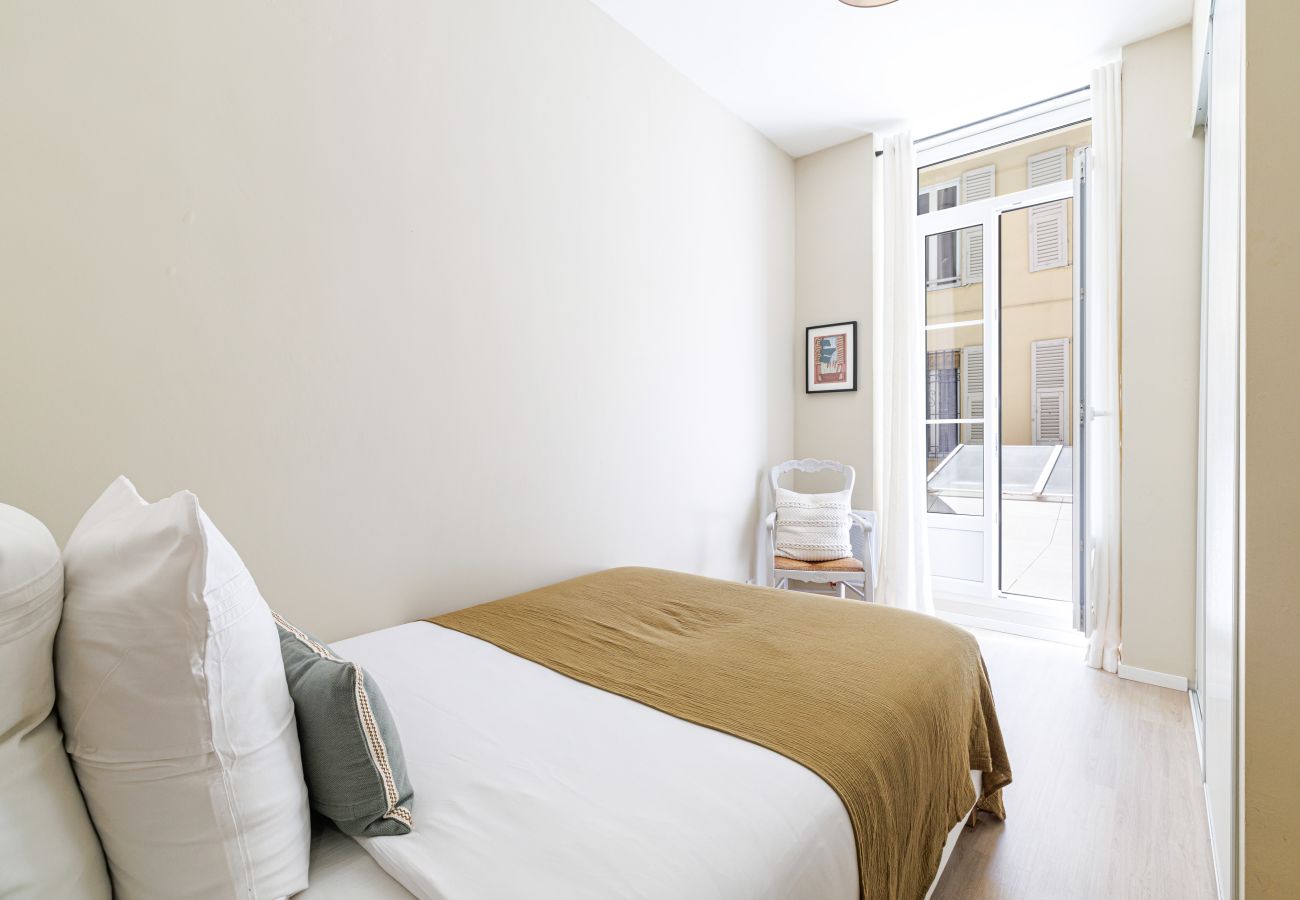 Appartement à Nice - Élégant 3 pièces avec grande terrasse – Port/Riquier Appartement à Nice - Élégant 3 pièces avec grande terrasse – Port/Riquier