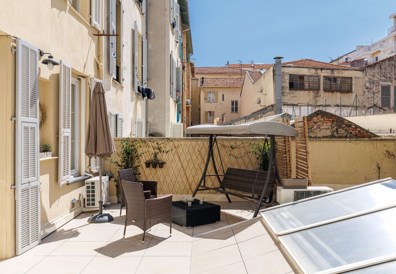 Appartement à Nice - Élégant 3 pièces avec grande terrasse – Port/Riquier Appartement à Nice - Élégant 3 pièces avec grande terrasse – Port/Riquier