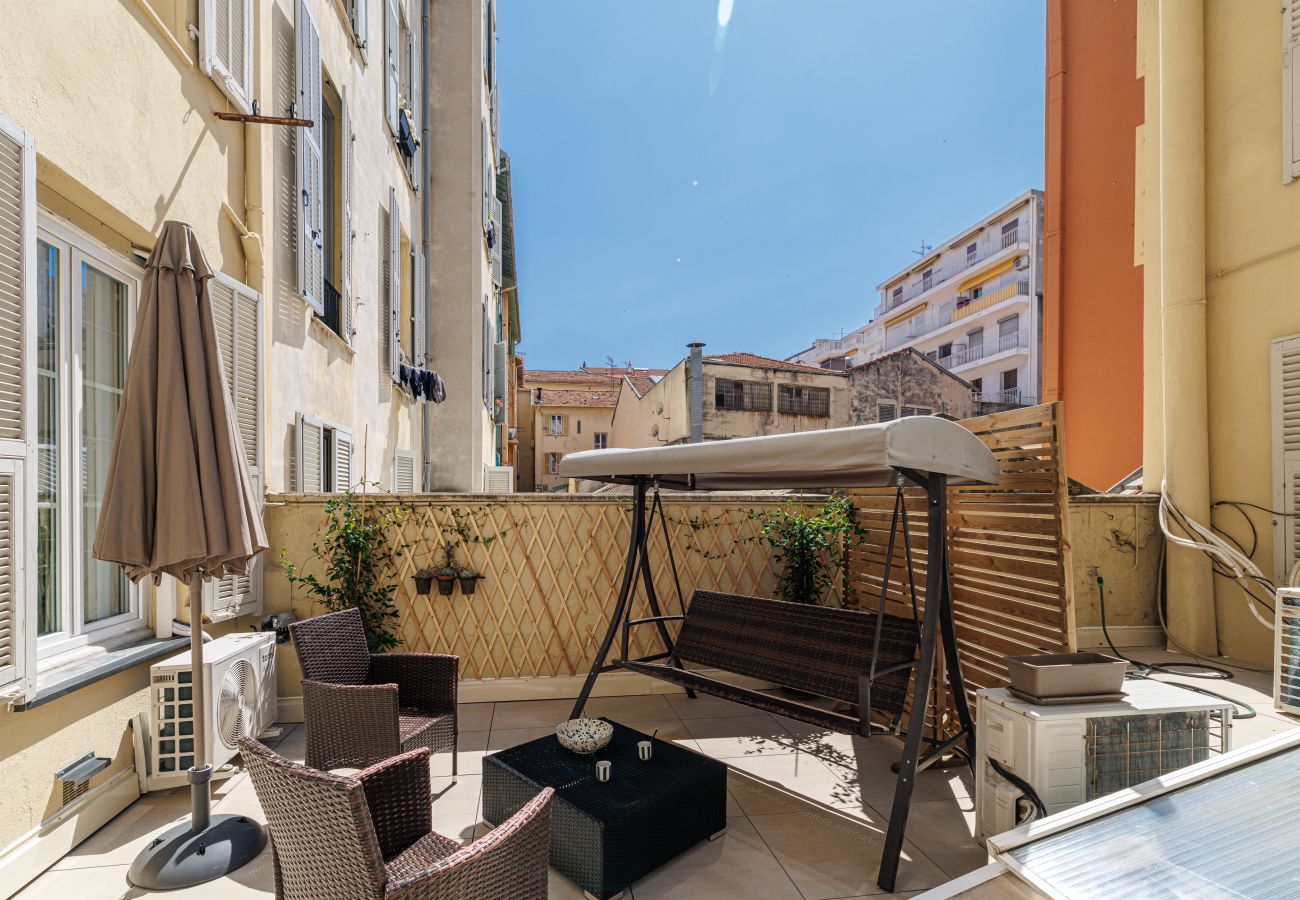 Appartement à Nice - Élégant 3 pièces avec grande terrasse – Port/Riquier Appartement à Nice - Élégant 3 pièces avec grande terrasse – Port/Riquier
