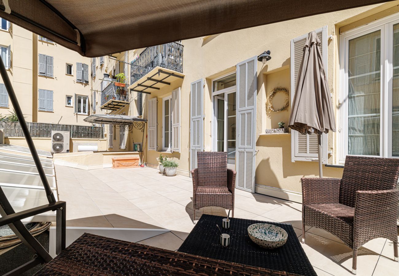 Appartement à Nice - Élégant 3 pièces avec grande terrasse – Port/Riquier Appartement à Nice - Élégant 3 pièces avec grande terrasse – Port/Riquier