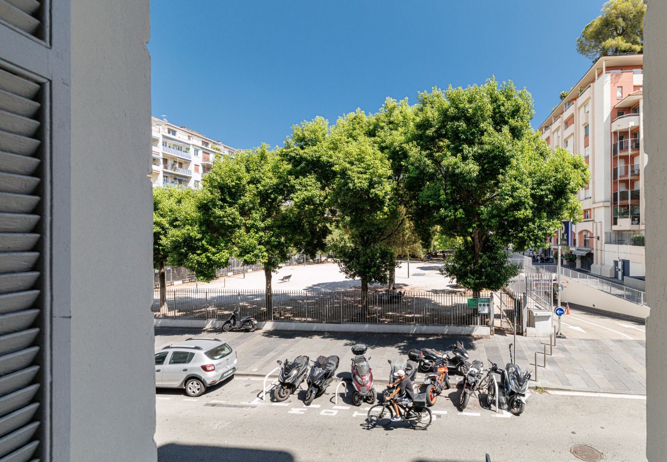 Appartement à Nice - Élégant 3 pièces avec grande terrasse – Port/Riquier Appartement à Nice - Élégant 3 pièces avec grande terrasse – Port/Riquier